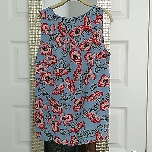 Top - Picture 2 of 2